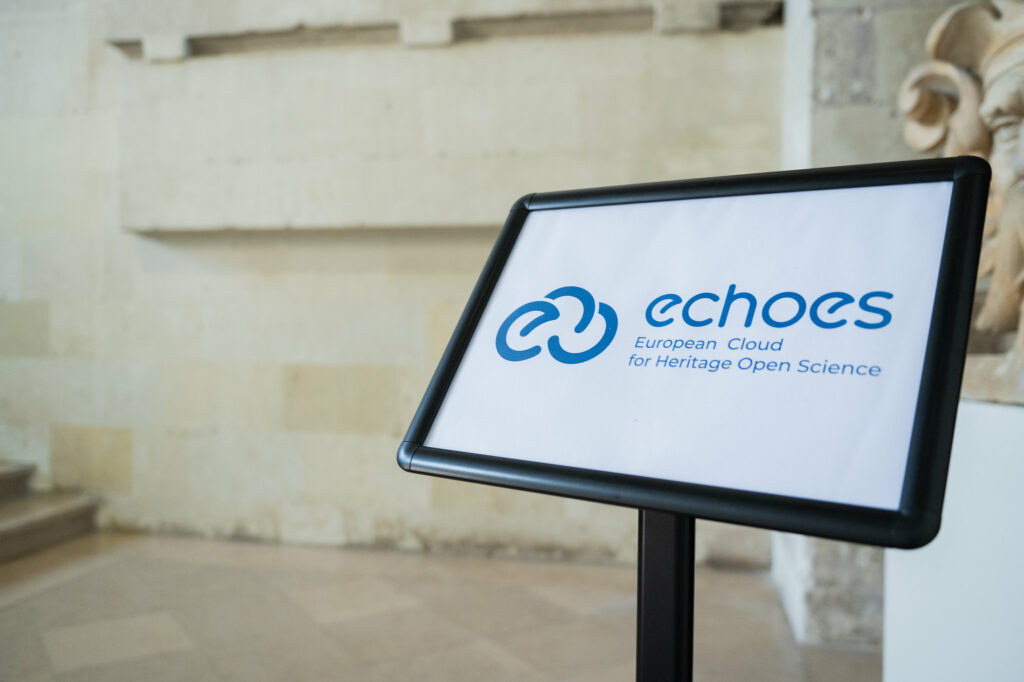 logo echoes